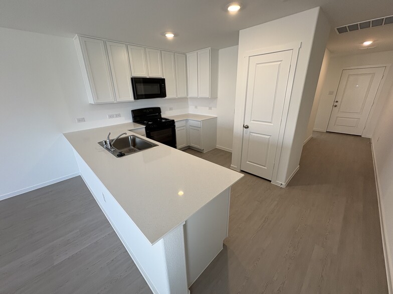 Building Photo - 11736 Marcellus Way