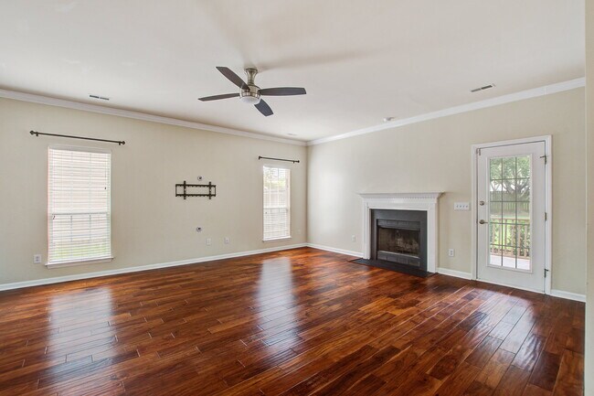 Building Photo - 5421 Red Tip Ln