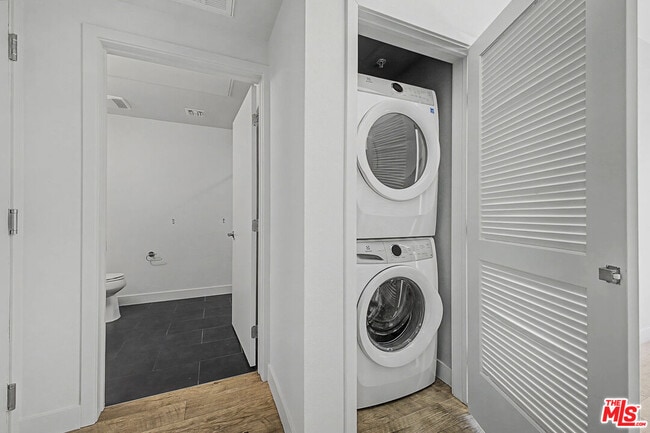 Building Photo - 10601 Washington Blvd