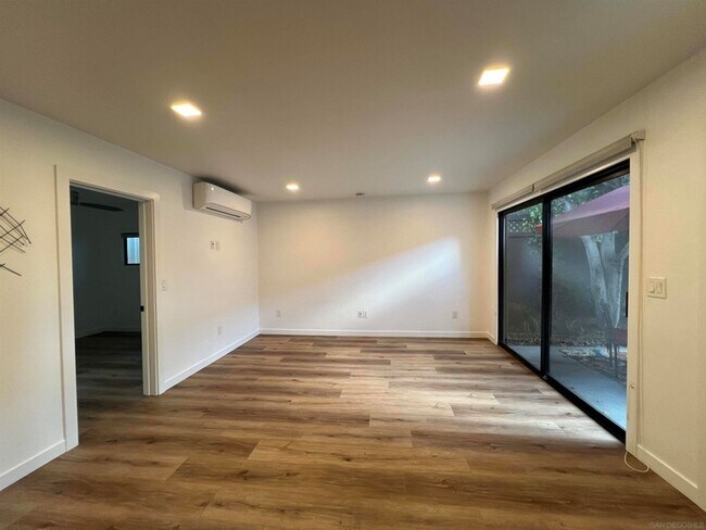 Building Photo - 2529 State St