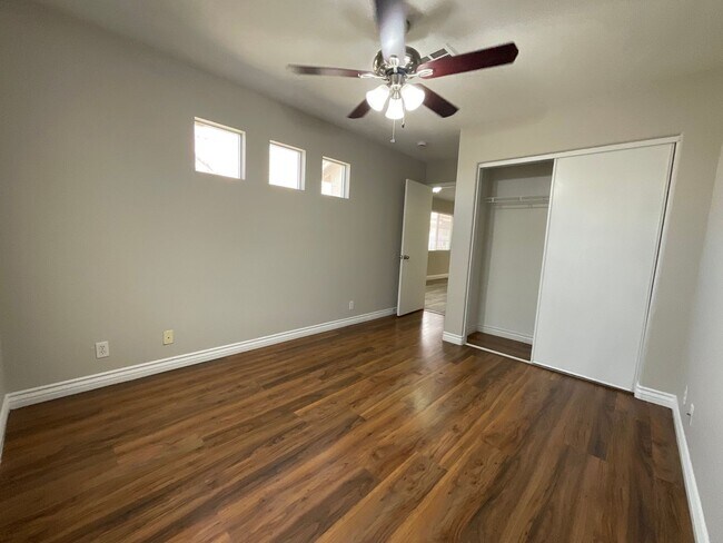 Building Photo - Single story 4br, 2bth, 2cg