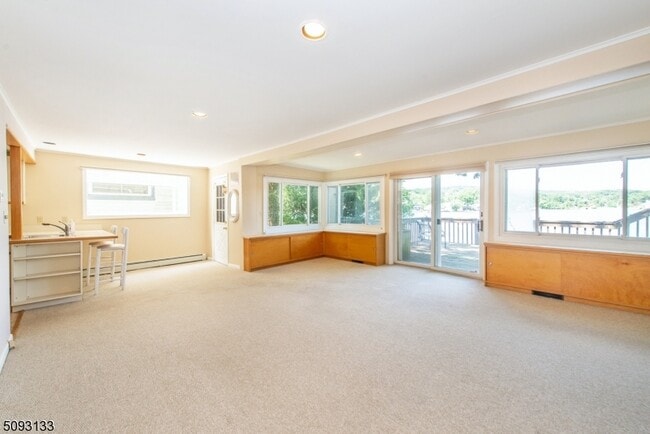 Building Photo - 21 E Shore Rd