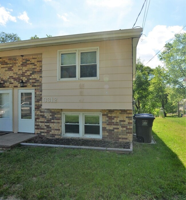 Primary Photo - Cute Move-in Ready Duplex!