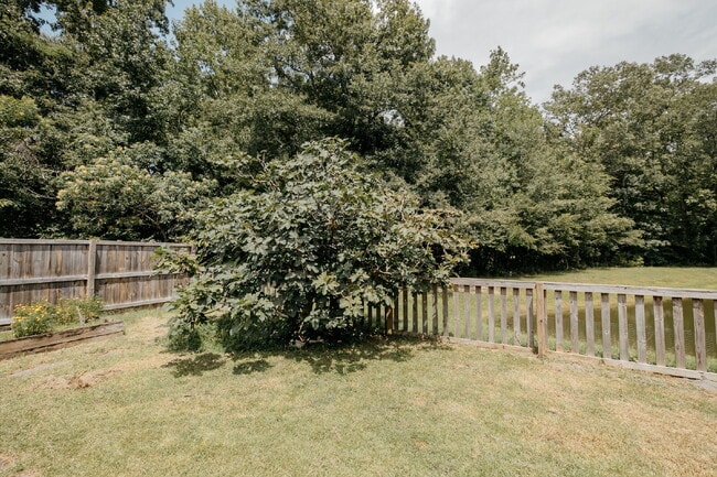 Building Photo - Charming 3-Bedroom Goose Creek Home with Attached Garage