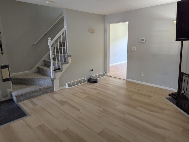 Building Photo - 160 Winterwood Dr