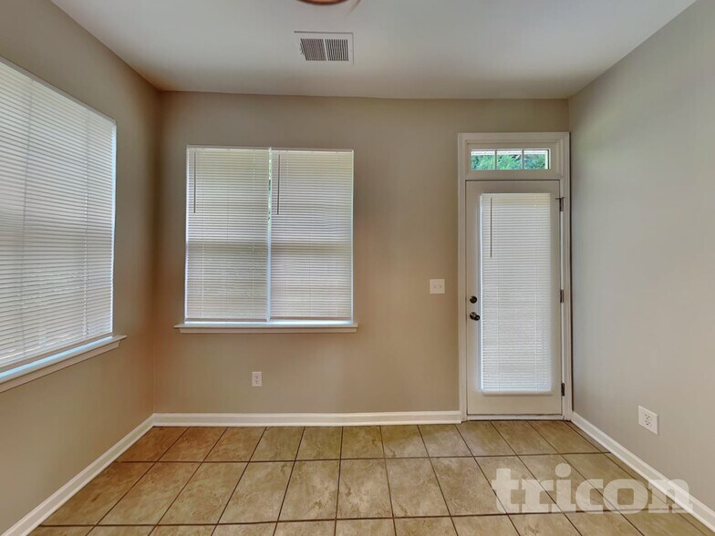 Building Photo - 3058 Clover Rd NW