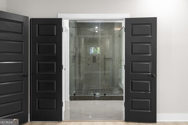 Building Photo - 1331 Diamond Ave SE