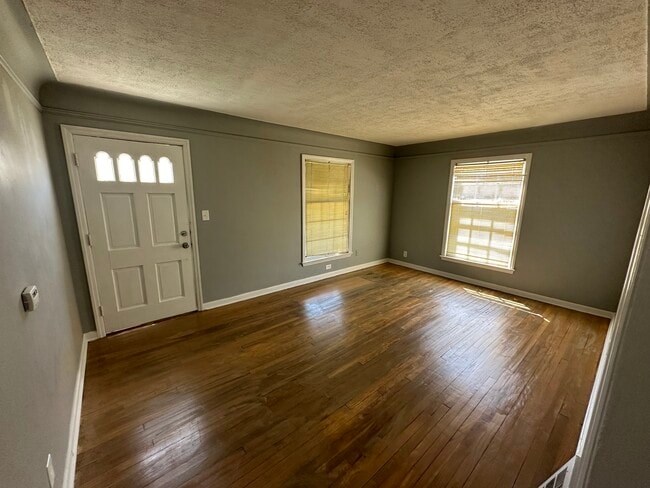 Building Photo - 1709 N Ballenger Hwy