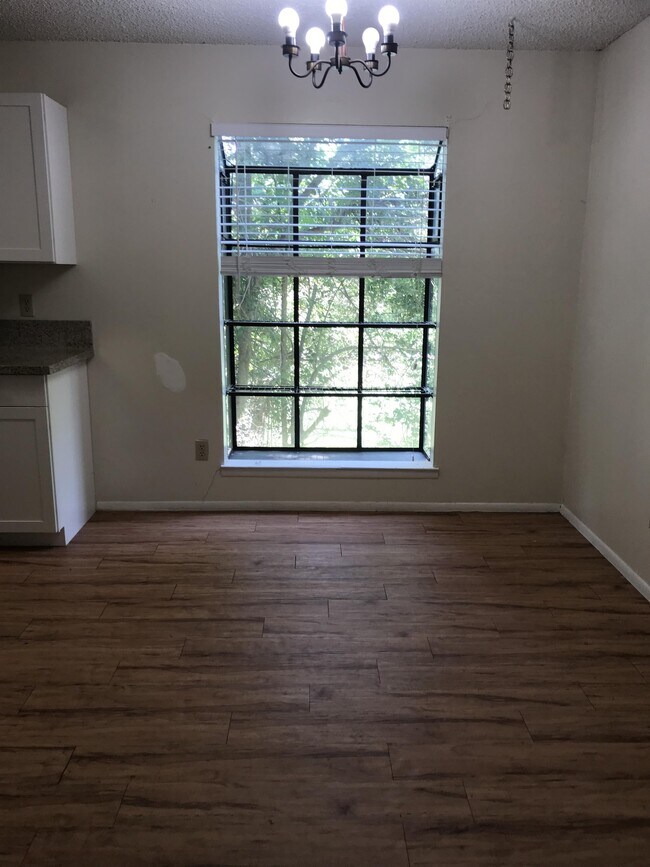 Building Photo - 603 Bracewood Cir