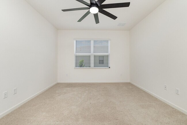 Building Photo - 6714 Topaz Dr