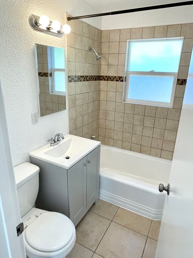 Building Photo - Centennial Neighborhood Fully Remodeled Ranch Home, Secluded Location, Spacious Yard