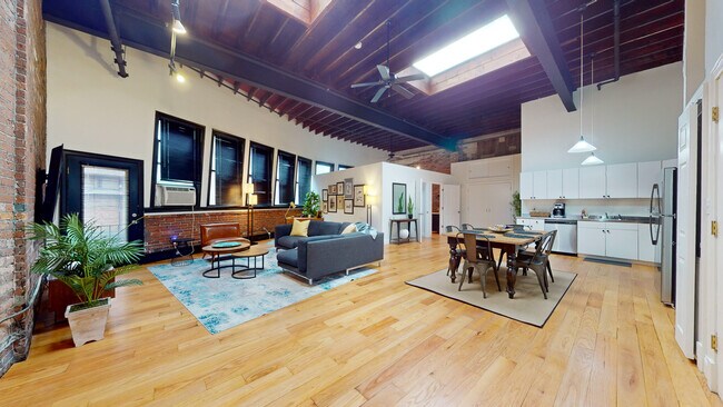 Building Photo - 19 Stanhope St