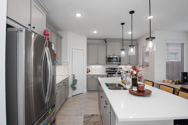 Building Photo - 15823 Black Grouse Dr