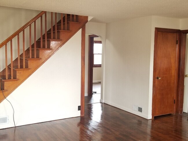 Building Photo - 2028 E South St