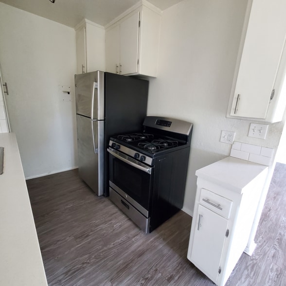 Building Photo - 4847 W Slauson Ave