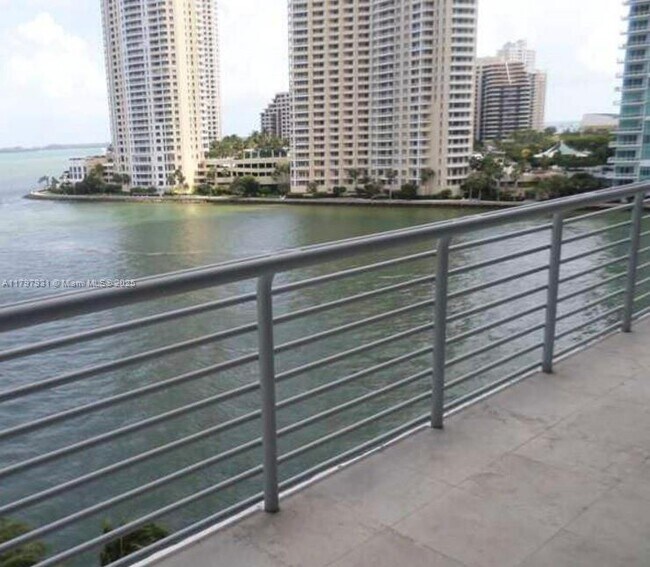 Building Photo - 325 S Biscayne Blvd