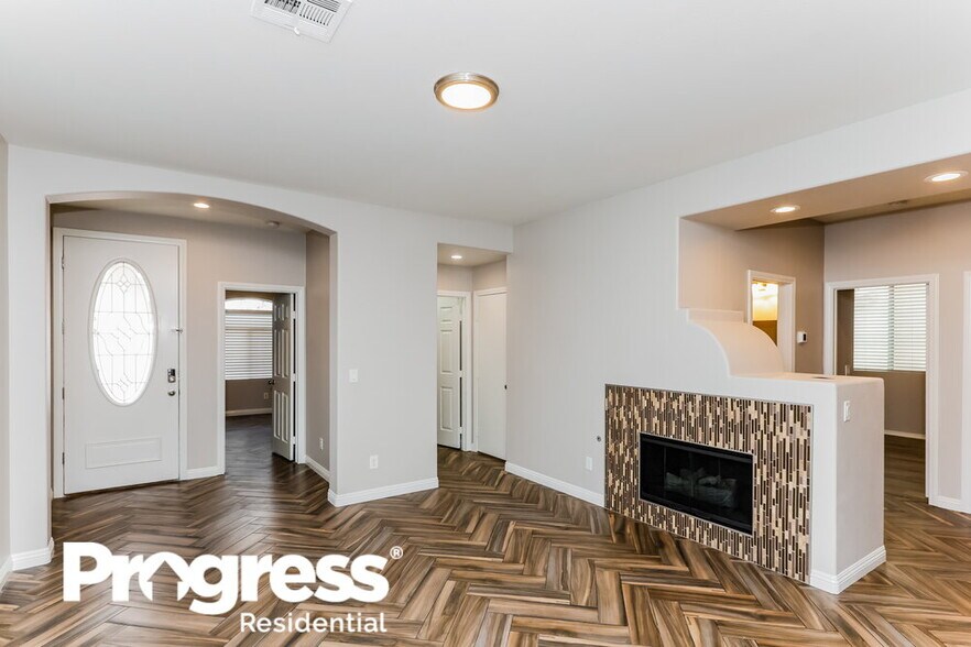 Building Photo - 681 Fontayne Ave