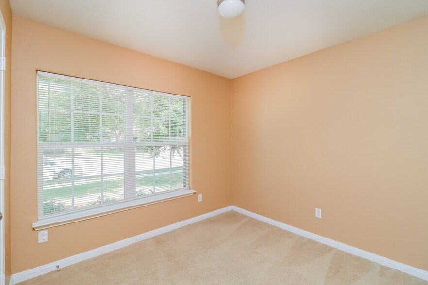 Building Photo - 10009 Quail Glen Dr