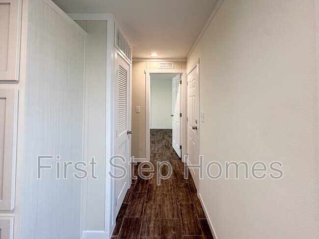 Building Photo - 237 Noriker Dr