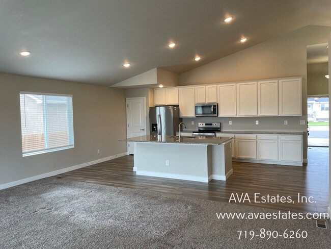 Building Photo - 2403 Sunrise Ln