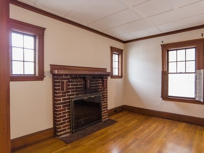 Building Photo - 119-121 Highland Ave