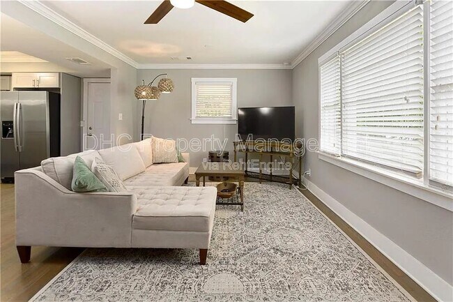 Building Photo - 2526 Brentwood Rd