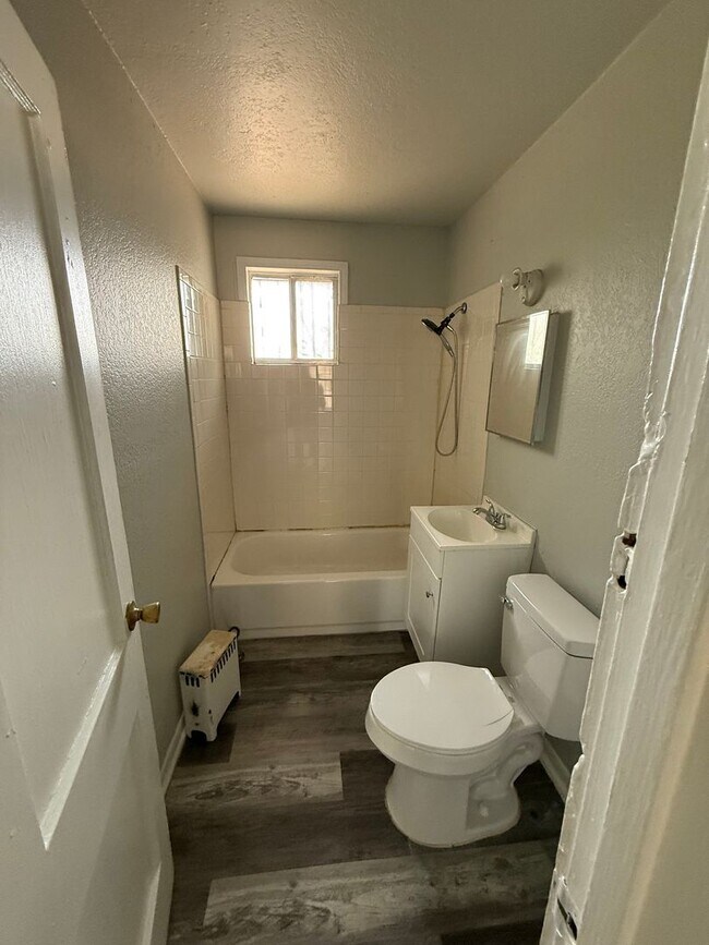 Building Photo - 3003 Venus St