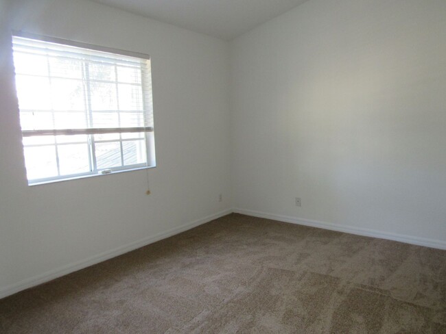 guest bedroom - 8248 Pacific Beach Dr