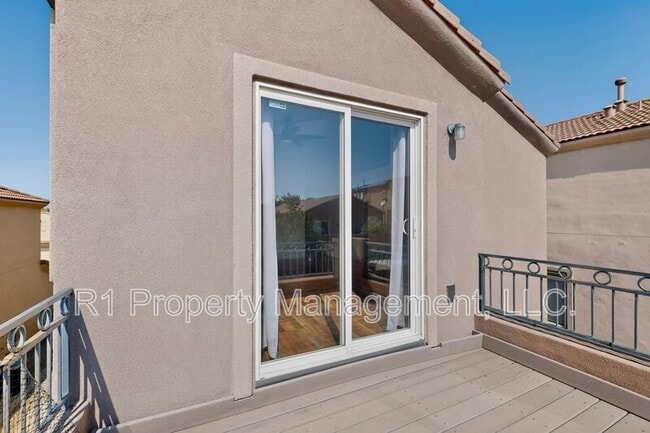 Building Photo - 2323 Margarita Dr SE