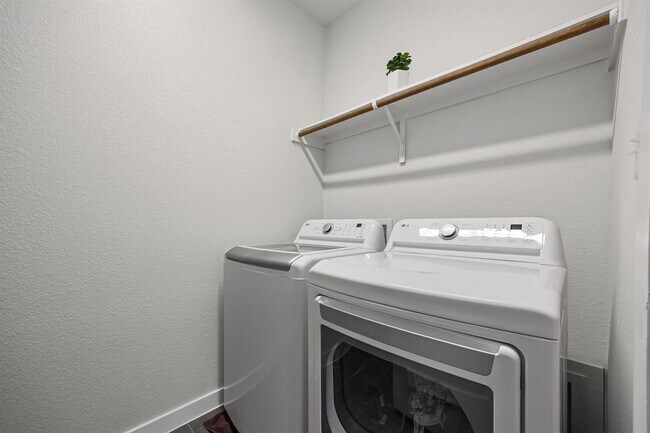 Building Photo - 12702 Autumn Bird Trce