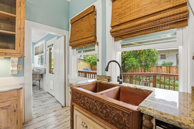 Building Photo - 482 South St