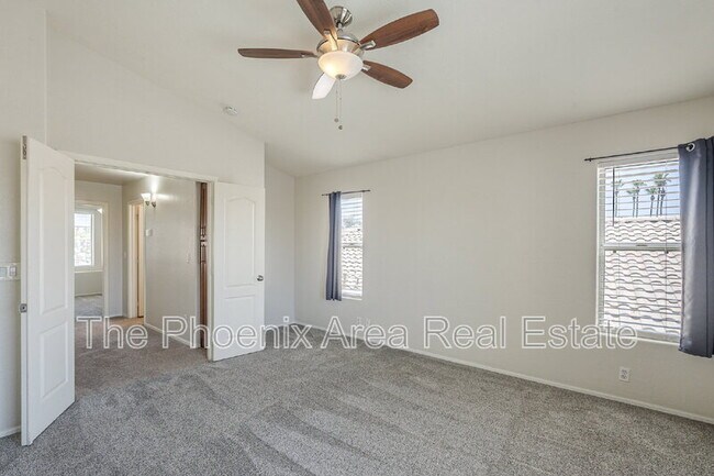 Building Photo - 1441 W Shellfish Dr