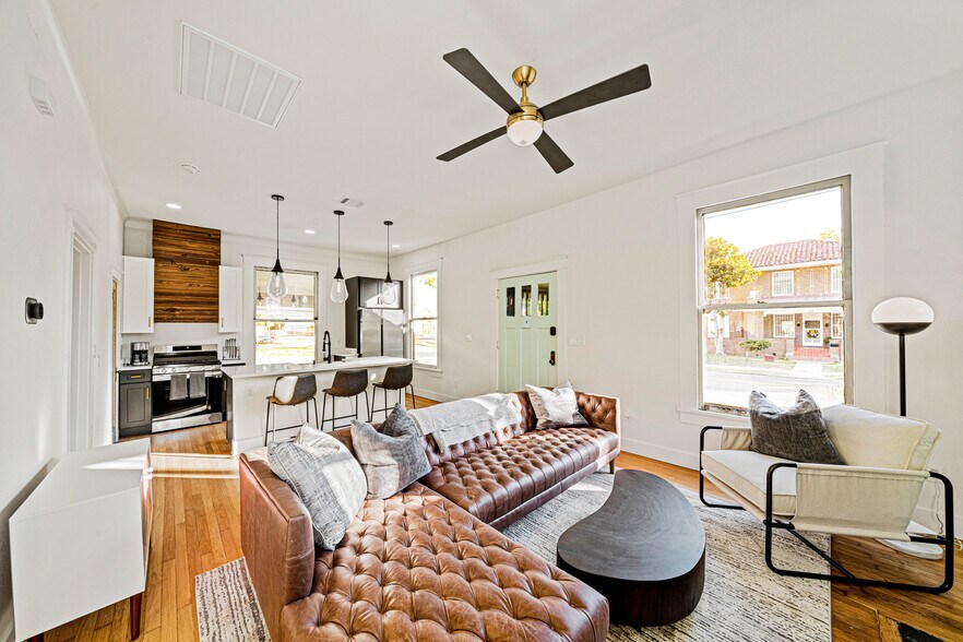 Building Photo - 540 Adams St