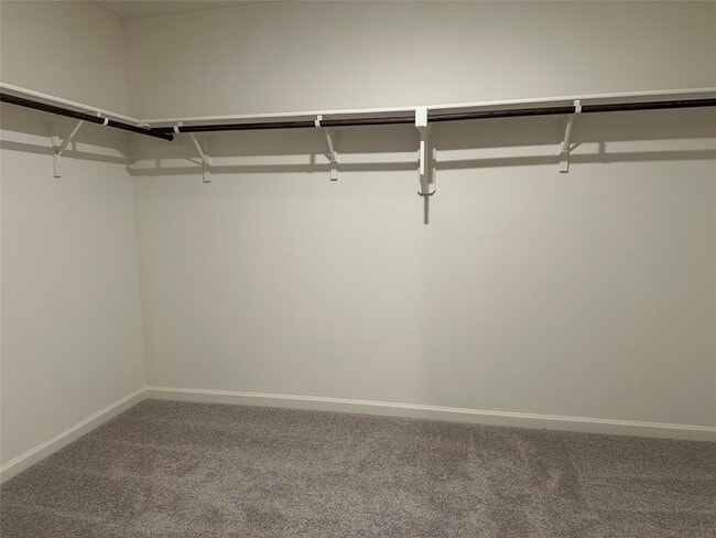 Building Photo - 129 Three Chimneys Ln