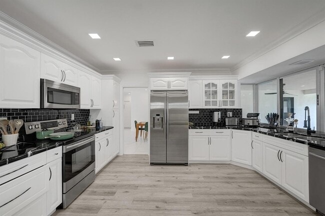 Building Photo - 3630 N 55th Ave