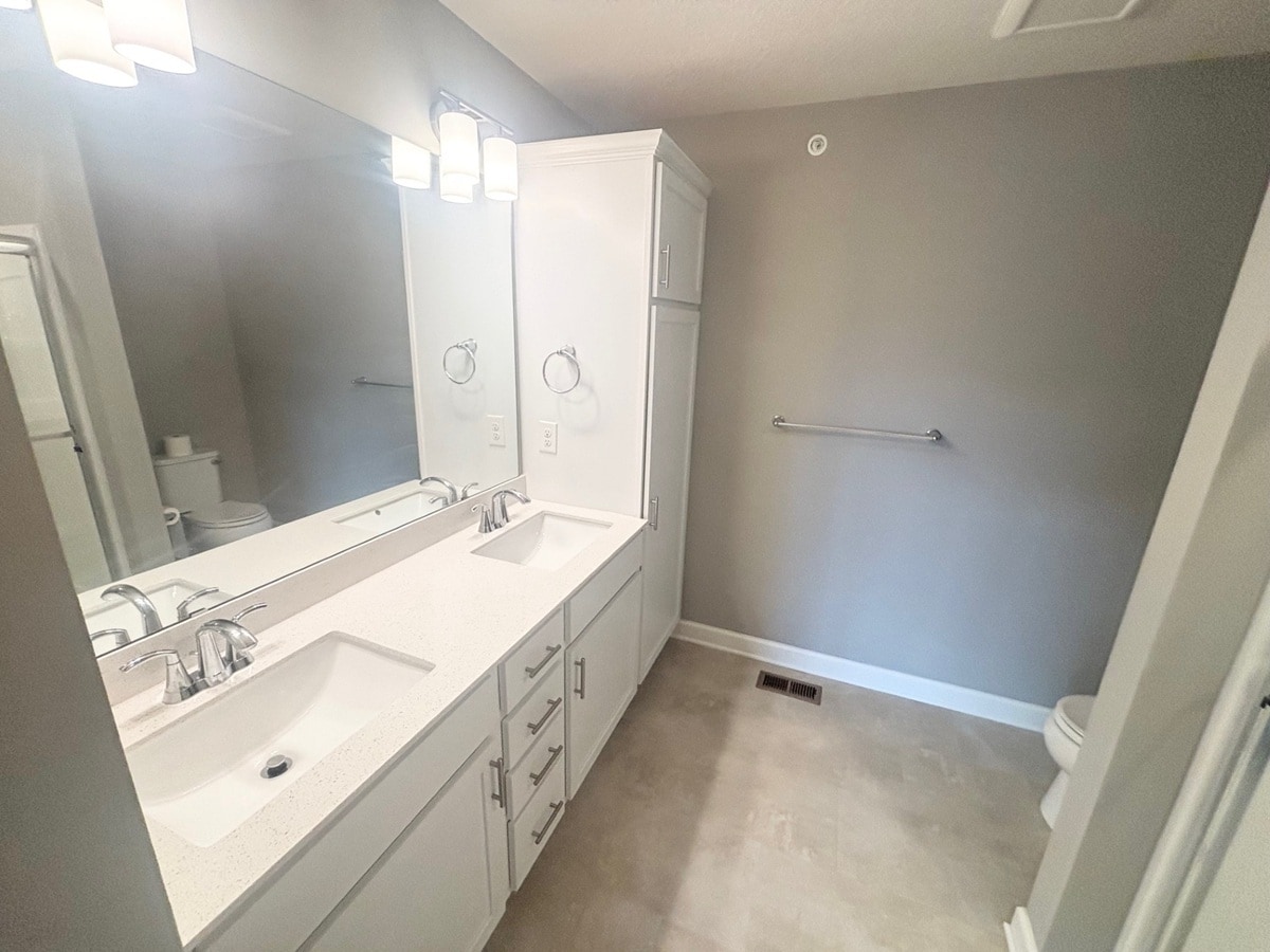 Building Photo - 14125 Aberdeen Way