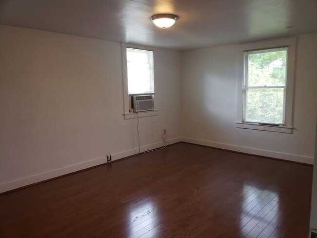 Building Photo - Immaculate 3 Bedroom, 2 Bath, 1932 sqft. H...