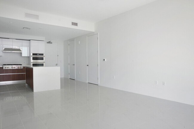 Building Photo - 400 Central Ave