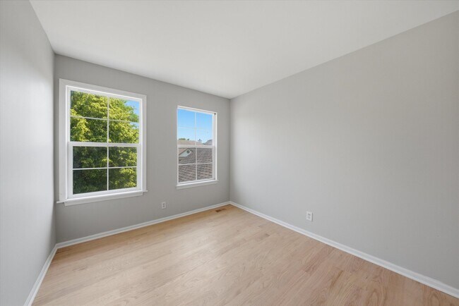 Building Photo - 21854 W Kentwood Dr