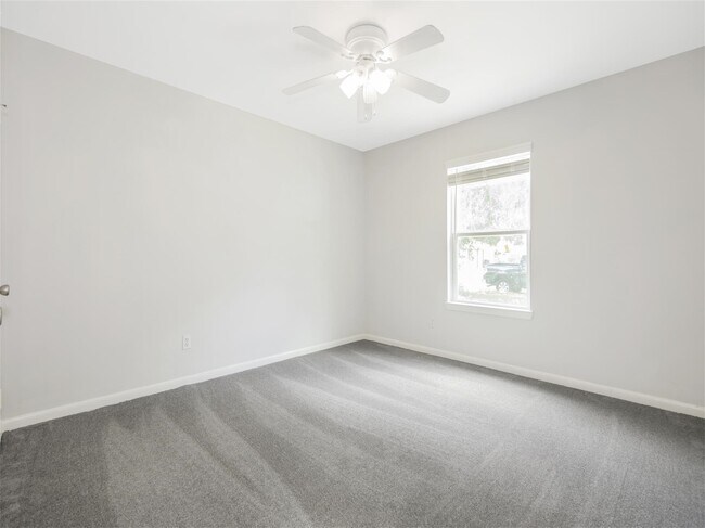Building Photo - 5830 Ettrick Dr