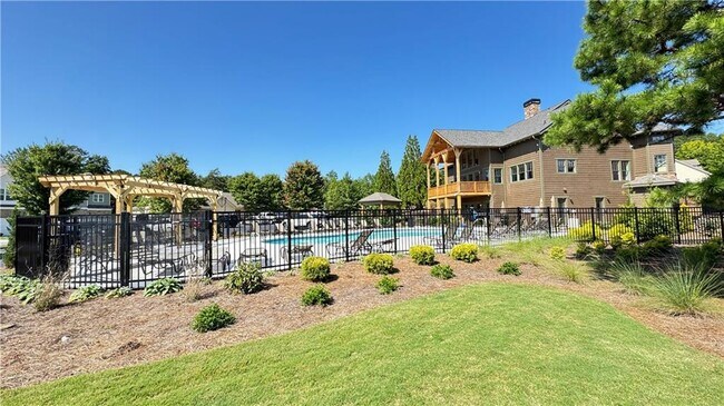 Building Photo - 405 Stoneybrook Dr