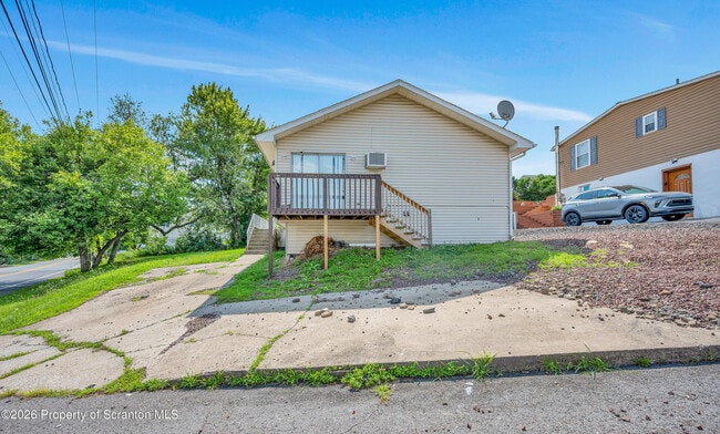 Building Photo - 1215 Lori Dr