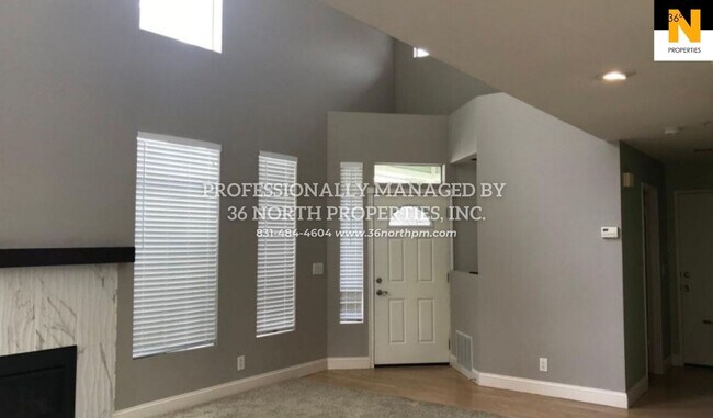 Building Photo - Las Palmas Home For Rent