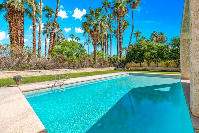 Building Photo - 45458 Rancho Palmeras Dr