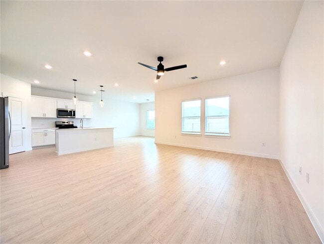 Building Photo - 9400 Oxbow Strap Dr