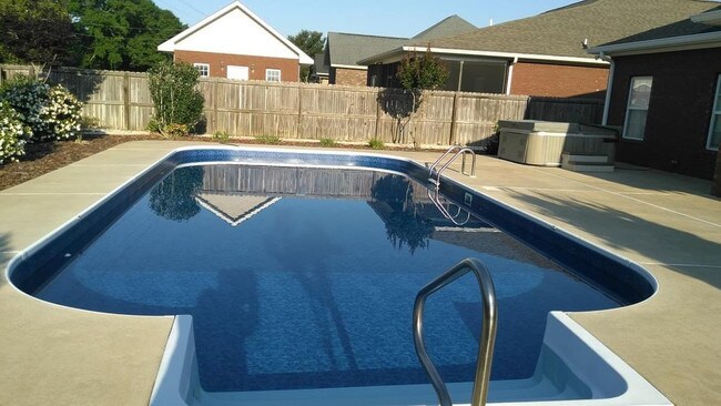 Building Photo - Cotton Creek