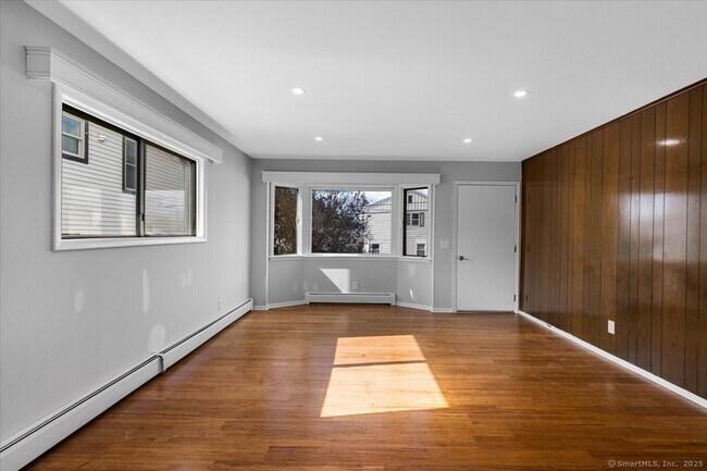 Building Photo - 88 Horton St