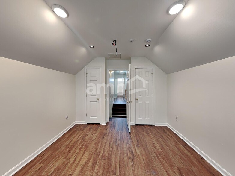 Building Photo - 155 Mott Rd