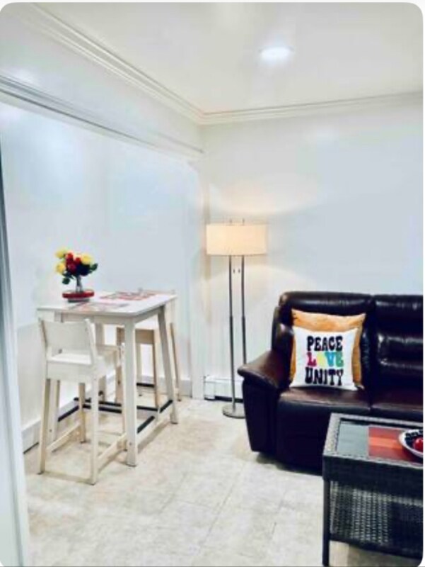 Building Photo - A1 Carlson Ct