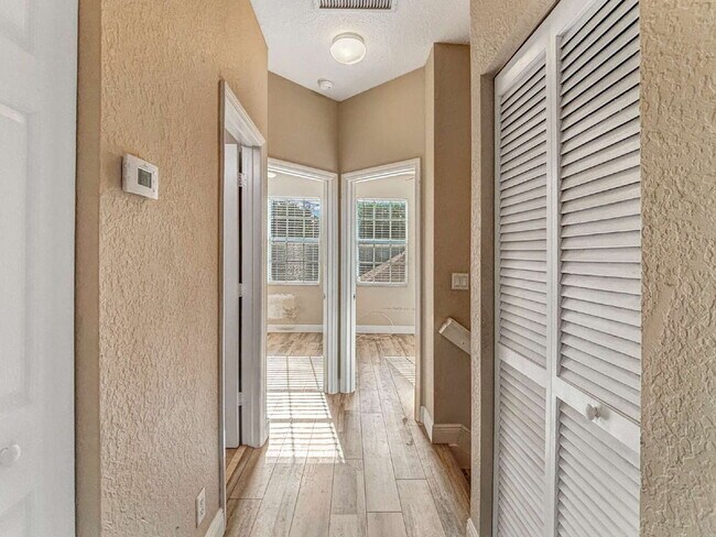 Building Photo - Well-Maintained 3-Bedroom Townhouse in Botanica | 1-Car Garage | Jupiter